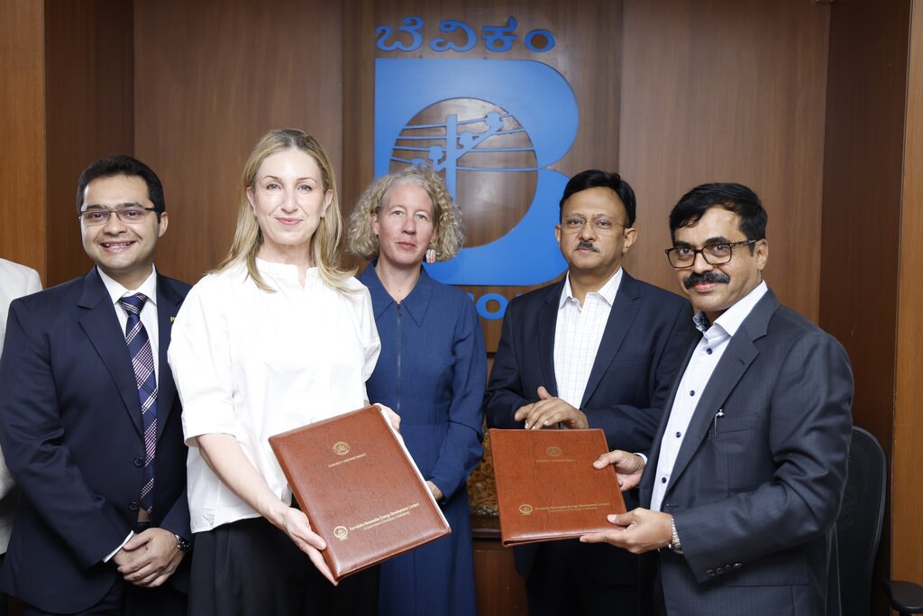 rsz_unsw_and_kredl_team_in_bengaluru_during_mou_exchange